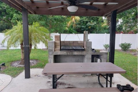 Casa en venta en Hollywood, Florida, 4 dormitorios, 152.17 m2 № 1991945 - foto 14