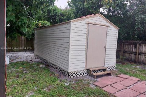 Casa en venta en Hollywood, Florida, 4 dormitorios, 152.17 m2 № 1991945 - foto 16