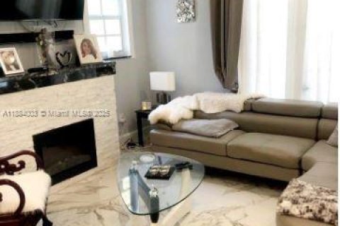 Casa en venta en Hollywood, Florida, 4 dormitorios, 152.17 m2 № 1991945 - foto 21