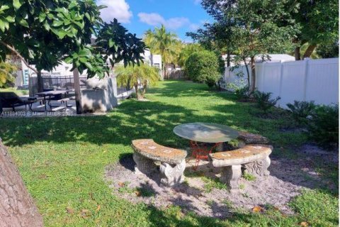 Casa en venta en Hollywood, Florida, 4 dormitorios, 152.17 m2 № 1991945 - foto 11