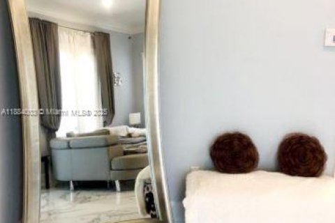 Casa en venta en Hollywood, Florida, 4 dormitorios, 152.17 m2 № 1991945 - foto 19