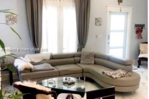 Casa en venta en Hollywood, Florida, 4 dormitorios, 152.17 m2 № 1991945 - foto 22