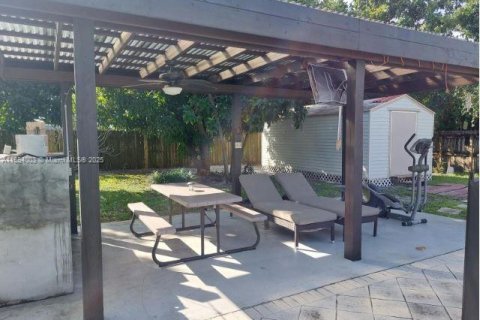 Casa en venta en Hollywood, Florida, 4 dormitorios, 152.17 m2 № 1991945 - foto 15