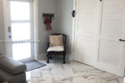 Casa en venta en Hollywood, Florida, 4 dormitorios, 152.17 m2 № 1991945 - foto 23