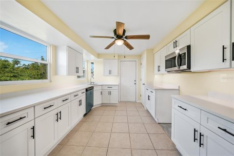 Casa en venta en Port Charlotte, Florida, 2 dormitorios, 111.48 m2 № 1527402 - foto 11