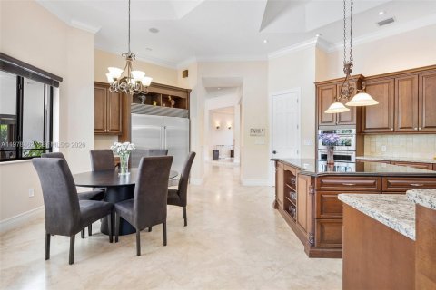 House in Miami, Florida 4 bedrooms, 379.32 sq.m. № 2043852 - photo 16