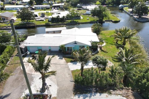 Casa en venta en Okeechobee, Florida, 3 dormitorios, 161 m2 № 1629498 - foto 26