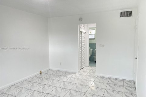 Copropriété à louer à Aventura, Floride: 1 chambre, 74.32 m2 № 2012957 - photo 9