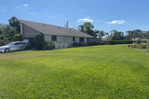 House in Sarasota, Florida 3 bedrooms, 171.78 sq.m. № 1789421 - photo 4