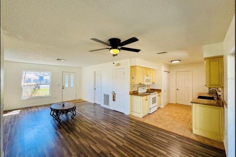 Villa ou maison à louer à Spring Hill, Floride: 3 chambres, 103.49 m2 № 2096574 - photo 20