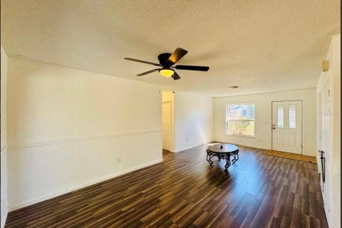Villa ou maison à louer à Spring Hill, Floride: 3 chambres, 103.49 m2 № 2096574 - photo 10