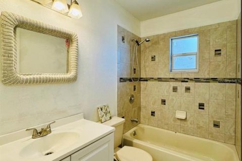 Villa ou maison à louer à Spring Hill, Floride: 3 chambres, 103.49 m2 № 2096574 - photo 6