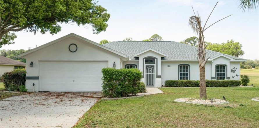 House in Inverness, Florida 4 bedrooms, 158.49 sq.m. № 1614541