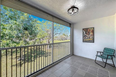 Купить кондоминиум в Маргит, Флорида 2 спальни, 92.9м2, № 2038393 - фото 21