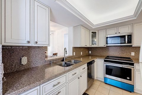 Купить кондоминиум в Маргит, Флорида 2 спальни, 92.9м2, № 2038393 - фото 5