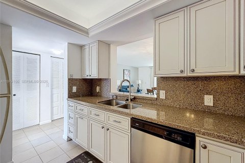 Купить кондоминиум в Маргит, Флорида 2 спальни, 92.9м2, № 2038393 - фото 4