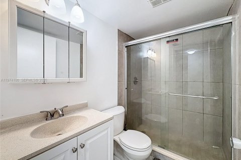 Купить кондоминиум в Маргит, Флорида 2 спальни, 92.9м2, № 2038393 - фото 18