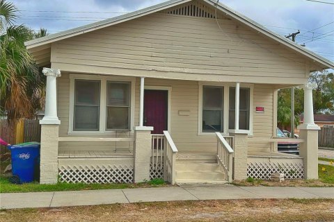 Villa ou maison à vendre à Tampa, Floride: 4 chambres, 130.43 m2 № 1512769 - photo 1