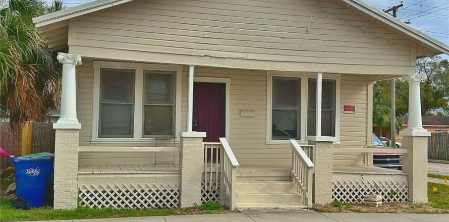 Villa ou maison à Tampa, Floride 4 chambres, 130.43 m2 № 1512769