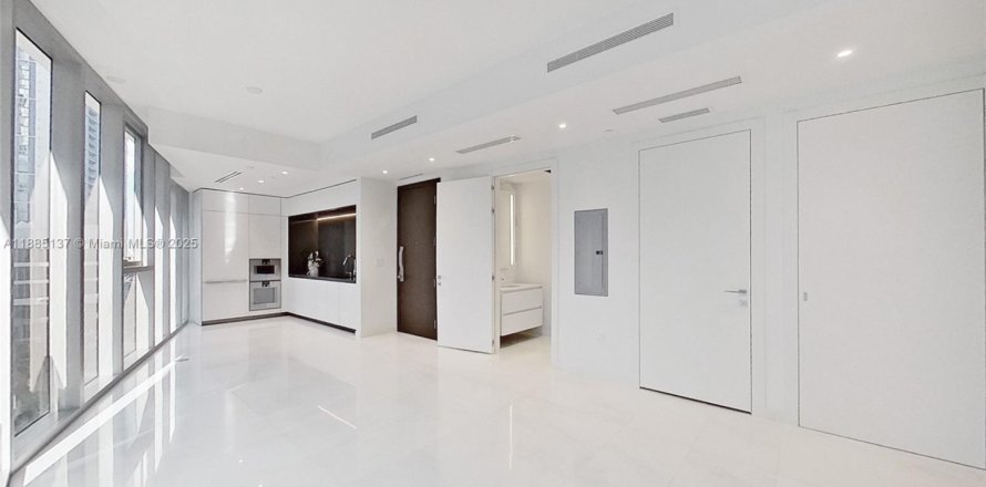 Condominio en Miami, Florida, 1 dormitorio № 1932600