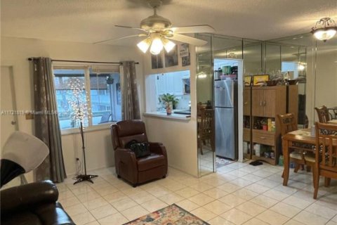 Condominio en venta en Hollywood, Florida, 1 dormitorio, 66.89 m2 № 1937731 - foto 10