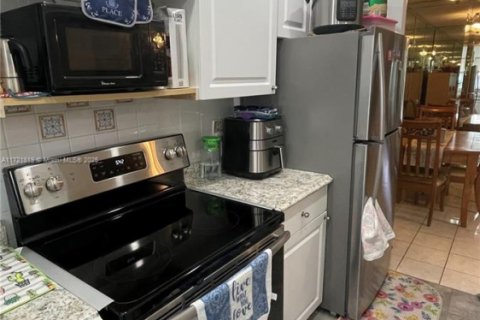 Condominio en venta en Hollywood, Florida, 1 dormitorio, 66.89 m2 № 1937731 - foto 25
