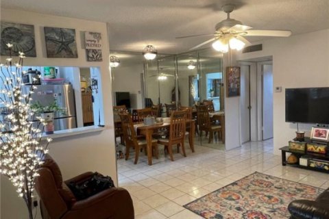 Condominio en venta en Hollywood, Florida, 1 dormitorio, 66.89 m2 № 1937731 - foto 12