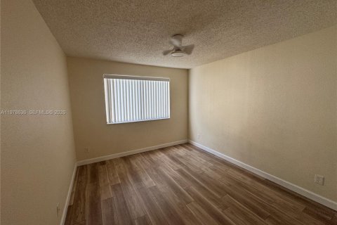 Condo in Coral Springs, Florida, 2 bedrooms  № 2047735 - photo 20