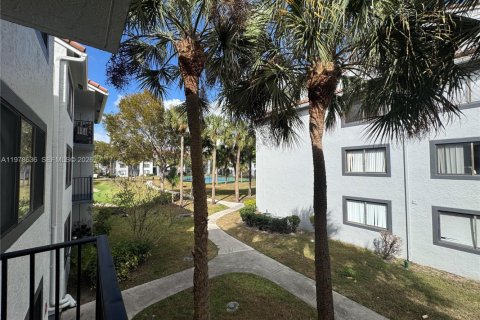 Condo in Coral Springs, Florida, 2 bedrooms  № 2047735 - photo 23