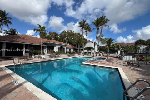 Condo in Coral Springs, Florida, 2 bedrooms  № 2047735 - photo 27