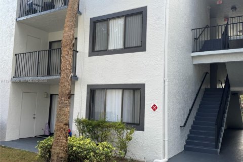 Condo in Coral Springs, Florida, 2 bedrooms  № 2047735 - photo 26