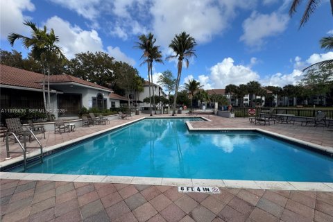 Condo in Coral Springs, Florida, 2 bedrooms  № 2047735 - photo 28