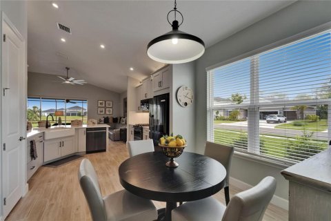House in Palmetto, Florida 3 bedrooms, 188.5 sq.m. № 1765798 - photo 17