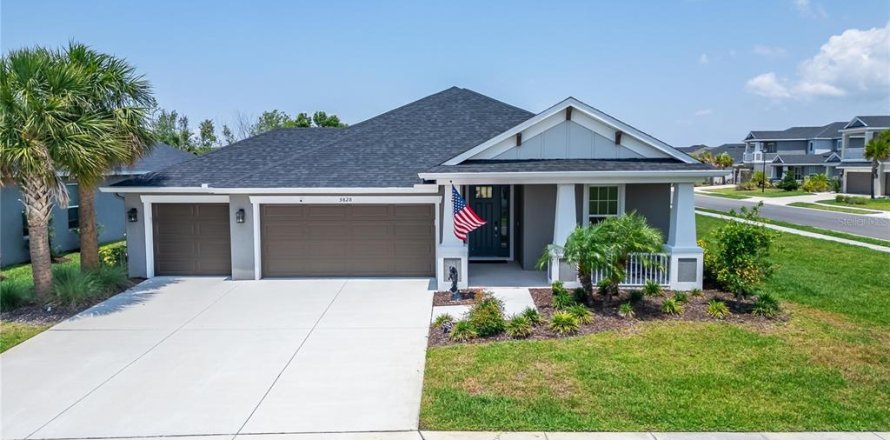House in Palmetto, Florida 3 bedrooms, 188.5 sq.m. № 1765798