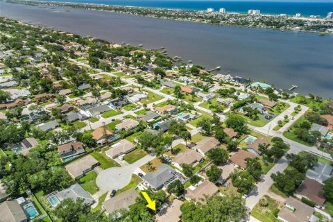 Villa ou maison à vendre à Ormond Beach, Floride: 3 chambres, 169.27 m2 № 2223384 - photo 2