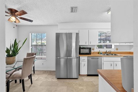 Villa ou maison à vendre à Ormond Beach, Floride: 3 chambres, 169.27 m2 № 2223384 - photo 4