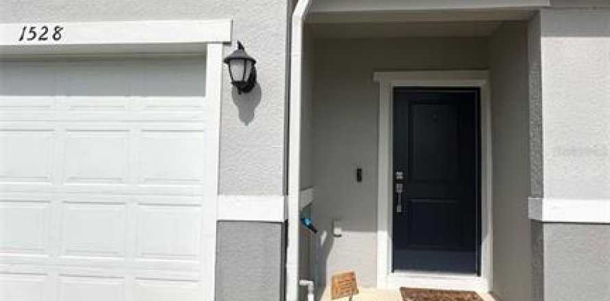 Townhouse in Davenport, Florida 3 bedrooms, 133.31 sq.m. № 1824554