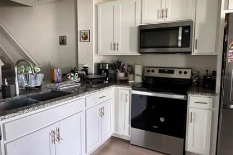 Townhouse in Davenport, Florida 3 bedrooms, 133.31 sq.m. № 1824554 - photo 4