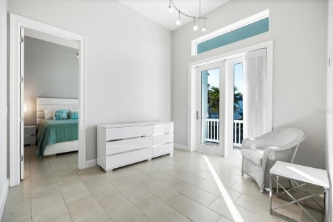 House in Palm Coast, Florida 5 bedrooms, 468.23 sq.m. № 1529774 - photo 26