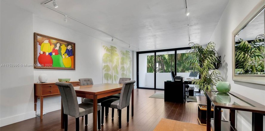 Condominio en Key Biscayne, Florida, 1 dormitorio  № 1860106
