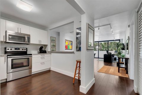 Condominio en venta en Key Biscayne, Florida, 1 dormitorio, 80.82 m2 № 1860106 - foto 6