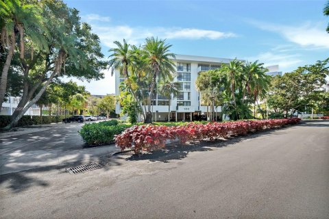 Condominio en venta en Key Biscayne, Florida, 1 dormitorio, 80.82 m2 № 1860106 - foto 17
