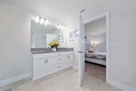 Casa en venta en Dade City, Florida, 4 dormitorios, 223.43 m2 № 1917036 - foto 28