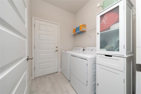 Casa en venta en Dade City, Florida, 4 dormitorios, 223.43 m2 № 1917036 - foto 14