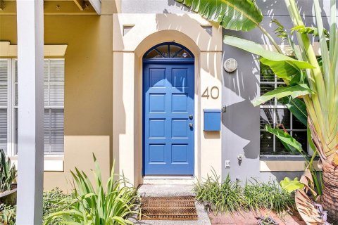 Adosado en alquiler en Orlando, Florida, 2 dormitorios, 127.83 m2 № 1824887 - foto 1