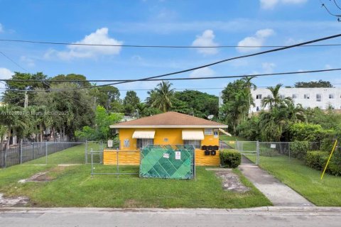 Immobilier commercial à vendre à Miami, Floride № 2014328 - photo 4