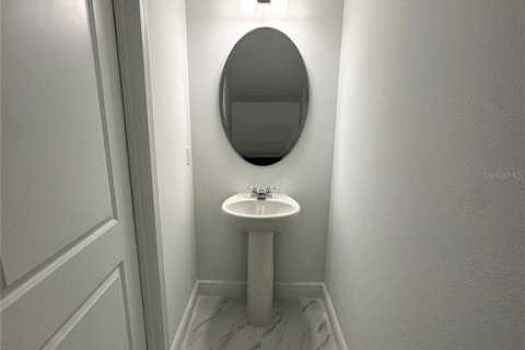 Снять в аренду виллу или дом в Миннеола, Флорида 9 комнат, 195.09м2, № 1899475 - фото 6