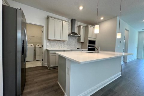 Снять в аренду виллу или дом в Миннеола, Флорида 9 комнат, 195.09м2, № 1899475 - фото 8