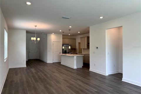 Снять в аренду виллу или дом в Миннеола, Флорида 9 комнат, 195.09м2, № 1899475 - фото 11