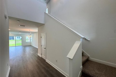 Снять в аренду виллу или дом в Миннеола, Флорида 9 комнат, 195.09м2, № 1899475 - фото 5